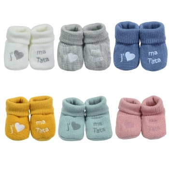 Set of 6 booties in 6 colors with "I love my auntie" embroidery