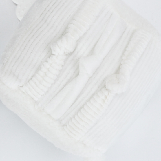 cubo de actividades para bebé de la colección Wooly en terciopelo blanco