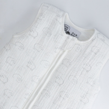 Zoom patterns and details of baby newborn sleeping bag Zoom patterns and details of baby newborn sleeping bag