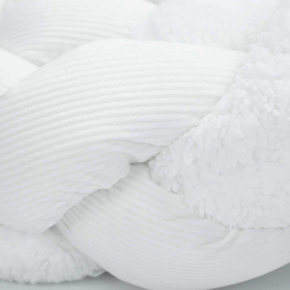 Close-up materiaal decoratieve vlechtrand ecru