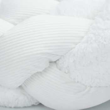 Close-up materiaal decoratieve vlechtrand ecru