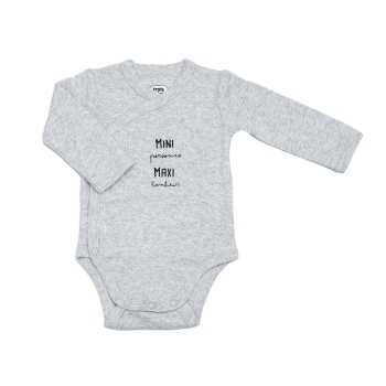 Body cinzento para bebé com a inscrição «mini / maxi» Body cinzento para bebé com a inscrição «mini / maxi»