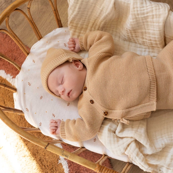 Newborn set: bra, hat, booties
