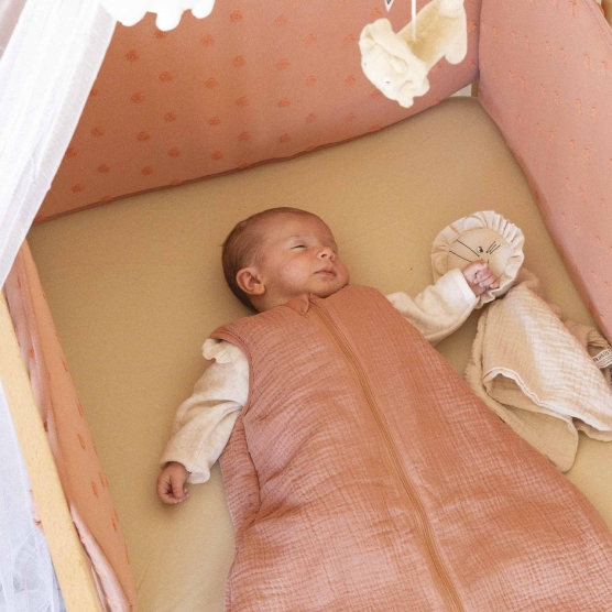 High position crib bumper for baby bed in sienna color