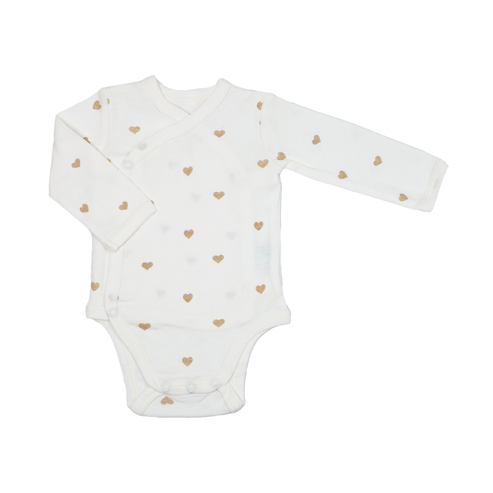 body branco com estampado de coração castanho
