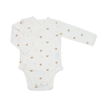 body branco com estampado de coração castanho