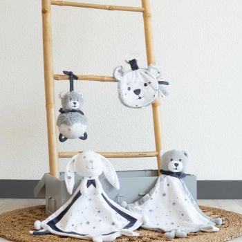 Palla musicale giocattoli per neonati della collezione nella cameretta del bebè