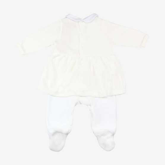 Bebé a dormir no seu pijama tipo vestido branco Sophie la girafe