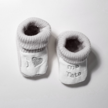 Chaussons "J'aime ma tata" gris Chaussons "J'aime ma tata" gris
