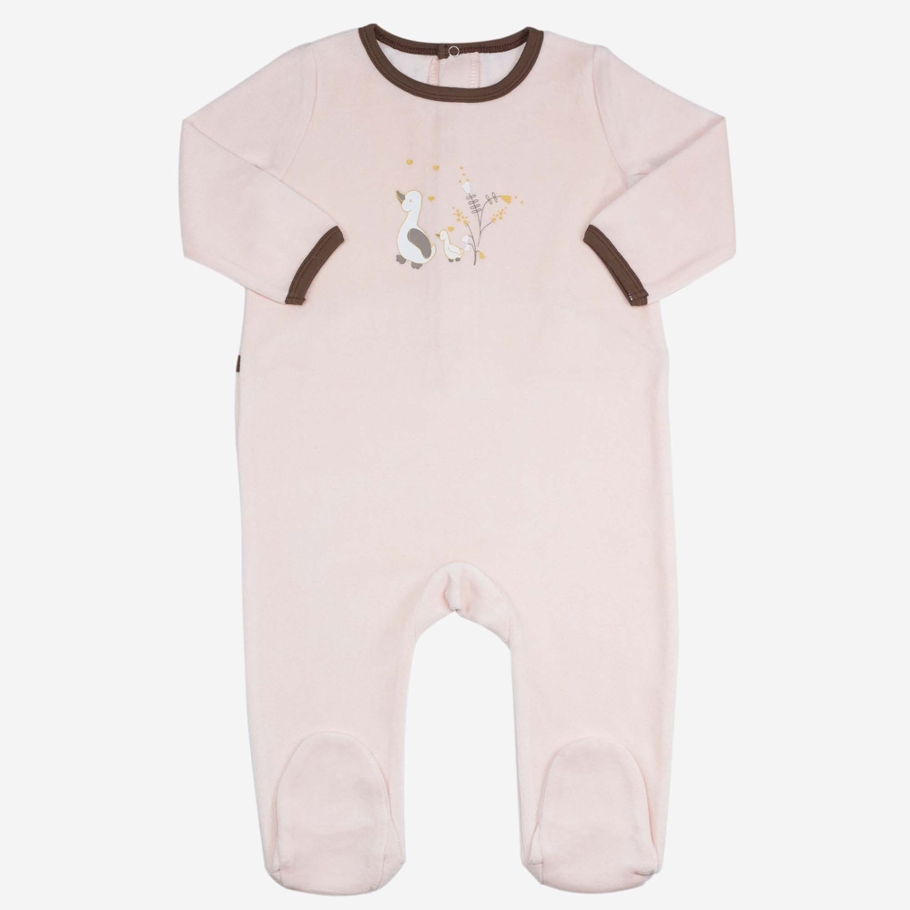 Rosa Baby-Pyjama verziert mit der Gänsefamilie
