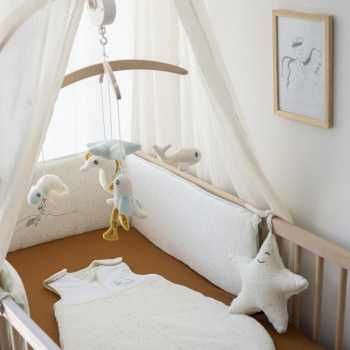 Saco de dormir mesclado Au large de Nova numa composição com lençol cor camel