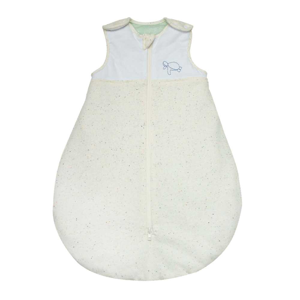 Saco de dormir mesclado com uma tartaruga bordada na parte superior