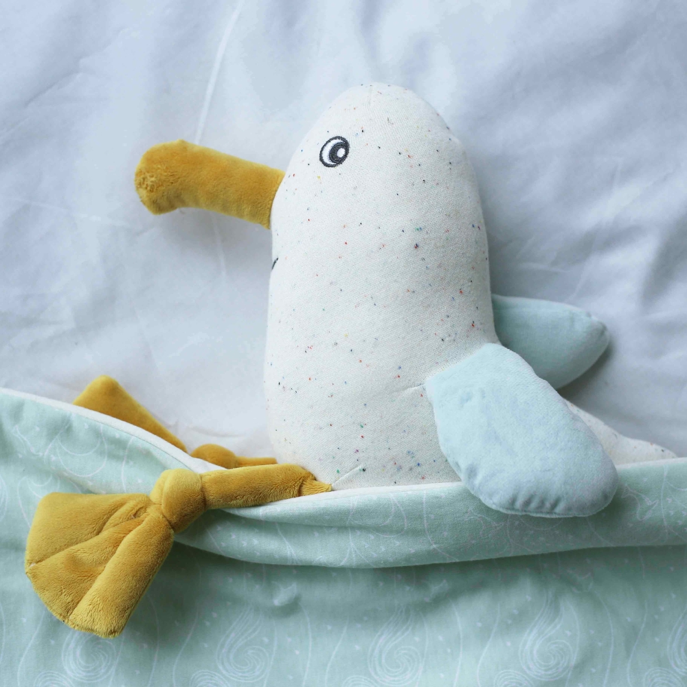 Paulette de meeuw" de knuffel onder het dekbed Paulette de meeuw" de knuffel onder het dekbed