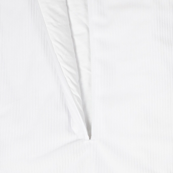 zoom on corduroy fabric of the newborn sleeping bag in velvet kolala and its white and sage green tribe zoom on corduroy fabric of the newborn sleeping bag in velvet kolala and its white and sage green tribe