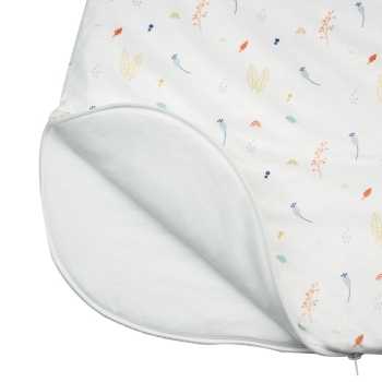 Pormenor da abertura na parte inferior do saco-cama «Escondidas na floresta» Pormenor da abertura na parte inferior do saco-cama «Escondidas na floresta»