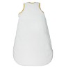 Saco de dormir branco para bebé visto de costas Saco de dormir branco para bebé visto de costas