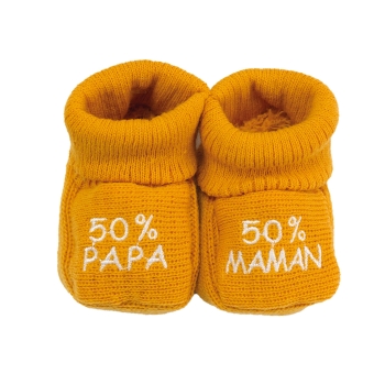 Chaussons bébé moutarde 50% papa/50% maman Chaussons bébé moutarde 50% papa/50% maman