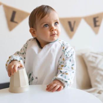 Schürzenlätzchen aus Frottee für Baby in Senf und Salbei Schürzenlätzchen aus Frottee für Baby in Senf und Salbei