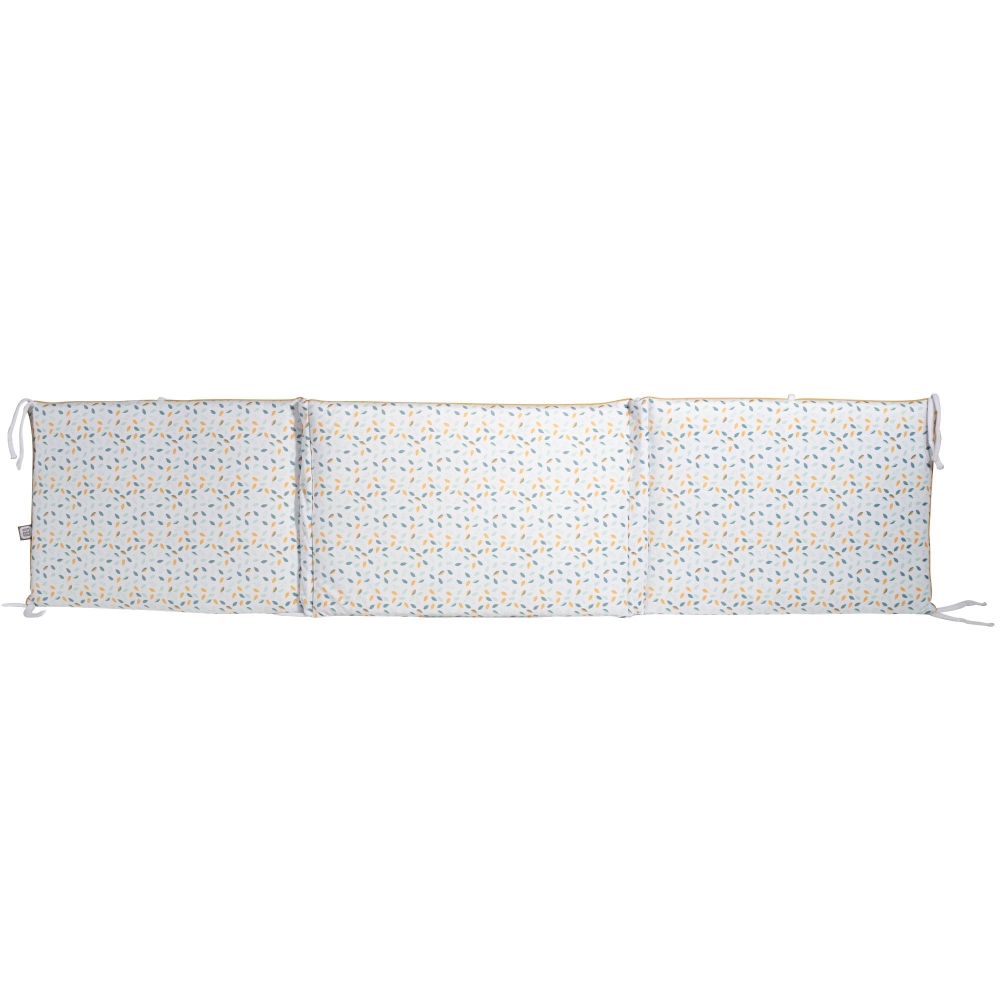 Baby bed bumper front leaf pattern