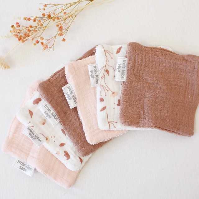 Washcloth and cleansing mitt